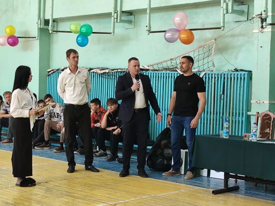 Спортивный праздник в Амвросиевском многопрофильном техникуме: «Весёлые старты» и подарки от ПИК-Цемент Спортивный праздник в Амвросиевском многопрофильном техникуме: «Весёлые старты» и подарки от ПИК-Цемент