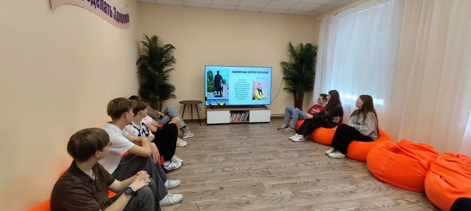 В молодёжном отделе имени Марии Пироговой в рамках партийного проекта «Культура малой Родины» к Всемирному дню культурного разнообразия во имя диалога и развития было проведено тематическое мероприятие... В молодёжном отделе имени Марии Пироговой в рамках партийного проекта «Культура малой Родины» к Всемирному дню культурного разнообразия во имя диалога и развития было проведено тематическое мероприятие...