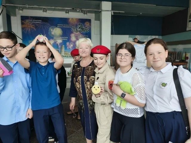 Всем домашнего тепла и семейного благополучия! Всем домашнего тепла и семейного благополучия!