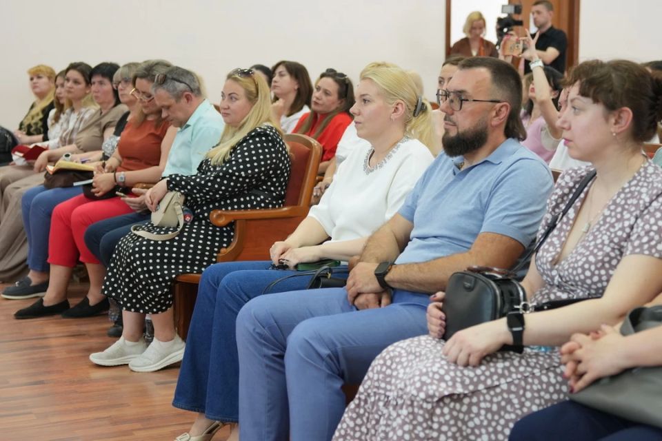 Олег Трофимов: В Министерстве состоялось итоговое Республиканское родительское собрание в 2025/2026 учебном году Олег Трофимов: В Министерстве состоялось итоговое Республиканское родительское собрание в 2025/2026 учебном году