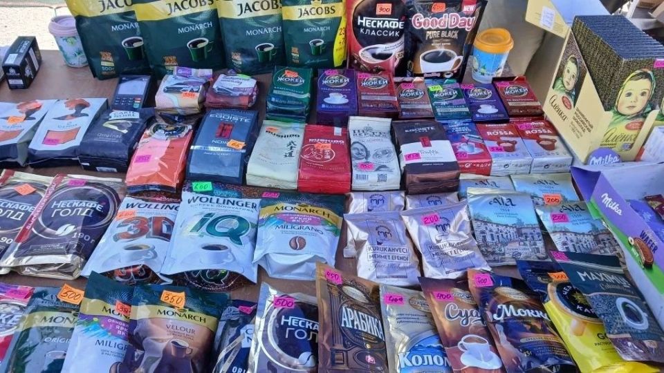 В Снежном прошла ярмарка. 22 мая в городском округе традиционно развернулись прилавки с товарами от местных производителей и предпринимателей Донецка, Макеевки, Харцызска, Енакиво, Тореза и других населенных пунктов В Снежном прошла ярмарка. 22 мая в городском округе традиционно развернулись прилавки с товарами от местных производителей и предпринимателей Донецка, Макеевки, Харцызска, Енакиво, Тореза и других населенных пунктов