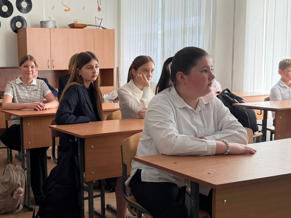 Знания о природе проверили интеллектуально: экоквиз прошел в Тельмановской гимназии Знания о природе проверили интеллектуально: экоквиз прошел в Тельмановской гимназии