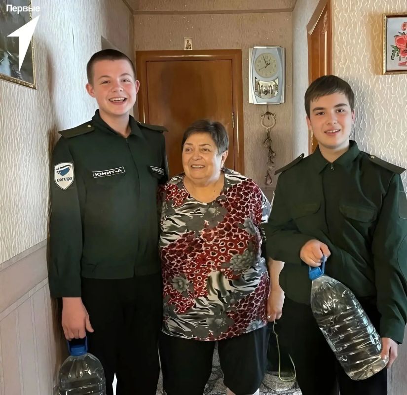 Игорь Мартынов: Маленькие добрые дела. Волонтёры Движение Первых городского округа Енакиево вновь показали, что помощь и забота о людях — это не просто слова