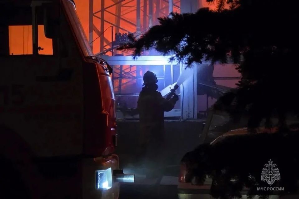ВСУ ударили ночью с помощью БПЛА по кондитерской фабрике в Макеевке: погибла женщина ВСУ ударили ночью с помощью БПЛА по кондитерской фабрике в Макеевке: погибла женщина