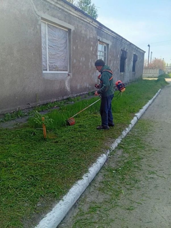Хорошо поработали на общемуниципальном субботнике работники коммунальных предприятий округа Хорошо поработали на общемуниципальном субботнике работники коммунальных предприятий округа