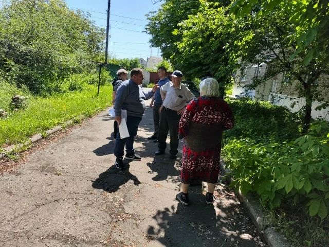 21.05.2026 года состоялась встреча с жителями по вопросу благоустройства прилегающей территории, заместитель директора департамента по развитию территорий администрации Волновахского муниципального округа Заиченко Дмитрий...