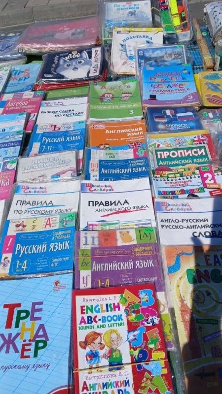 В Снежном прошла ярмарка. 22 мая в городском округе традиционно развернулись прилавки с товарами от местных производителей и предпринимателей Донецка, Макеевки, Харцызска, Енакиво, Тореза и других населенных пунктов В Снежном прошла ярмарка. 22 мая в городском округе традиционно развернулись прилавки с товарами от местных производителей и предпринимателей Донецка, Макеевки, Харцызска, Енакиво, Тореза и других населенных пунктов