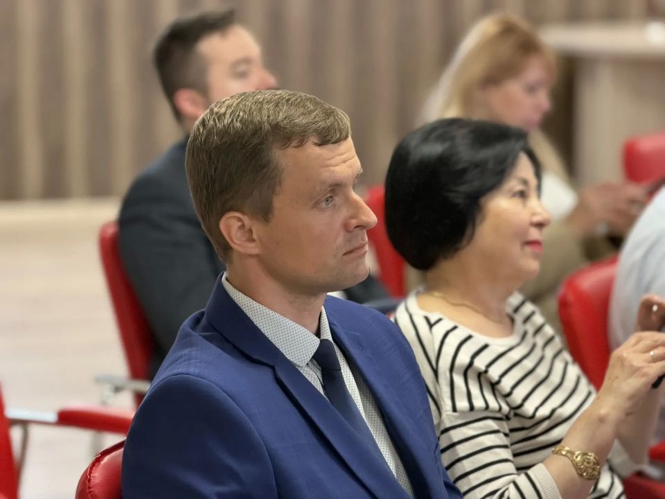 Привлекаем ключевые ВУЗы региона к разработке Стратегии развития ДНР Привлекаем ключевые ВУЗы региона к разработке Стратегии развития ДНР