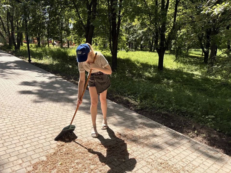 Жители Ясиноватского муниципального округа активно включились в общемуниципальный субботник Жители Ясиноватского муниципального округа активно включились в общемуниципальный субботник