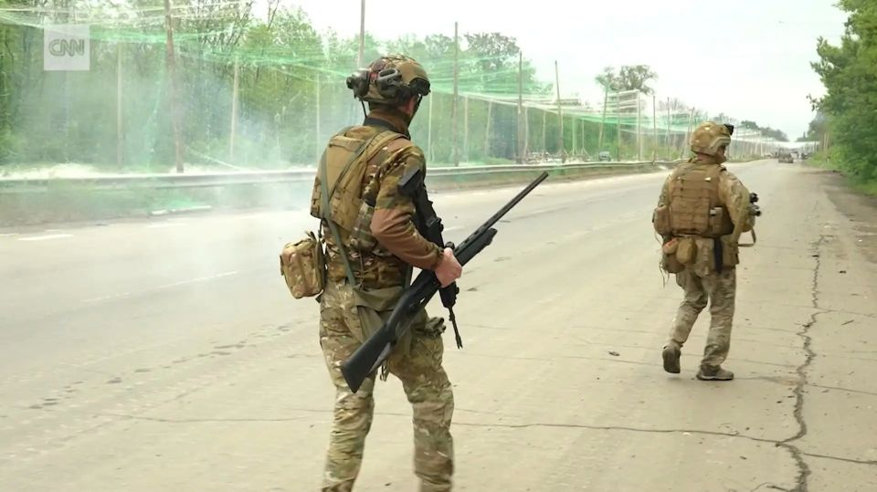 Бесконечный поток российских атак: Дорога смерти ВСУ на самом сложном участке фронта Бесконечный поток российских атак: Дорога смерти ВСУ на самом сложном участке фронта