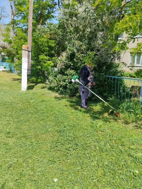 В рамках двухмесячника по благоустройству, партийного проекте Единой России "Городская среда", провели очередной субботник, в котором приняли активное участие трудовой коллектив Тельмановской Центральной районной больницы... В рамках двухмесячника по благоустройству, партийного проекте Единой России "Городская среда", провели очередной субботник, в котором приняли активное участие трудовой коллектив Тельмановской Центральной районной больницы...