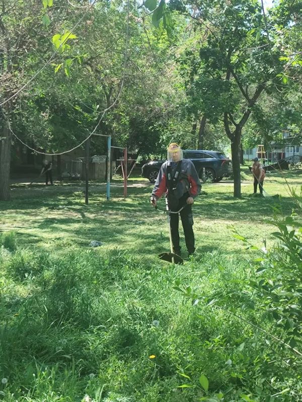 О ХОДЕ РАБОТ ПО БЛАГОУСТРОЙСТВУ В Г. СВЕТЛОДАРСКЕ О ХОДЕ РАБОТ ПО БЛАГОУСТРОЙСТВУ В Г. СВЕТЛОДАРСКЕ
