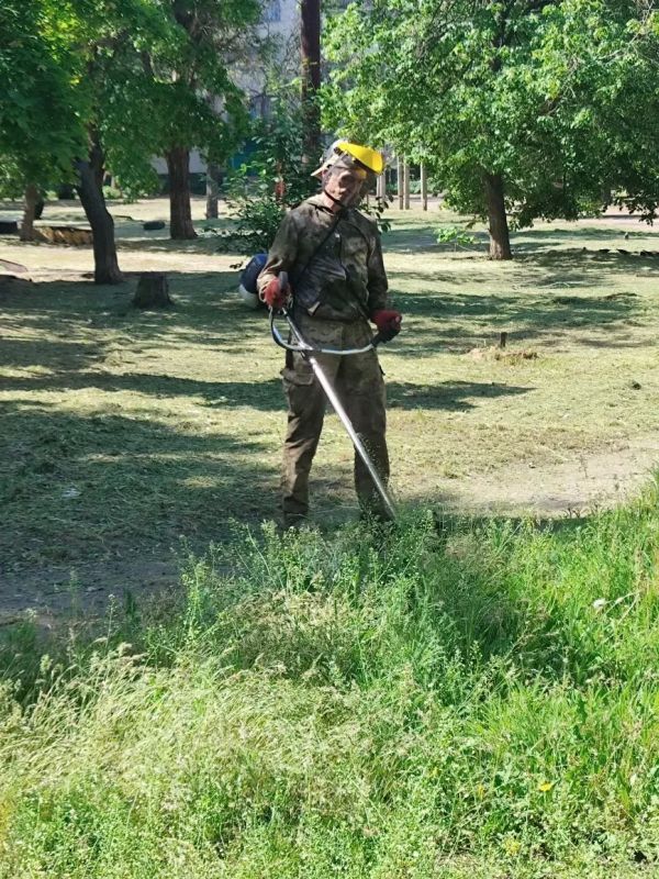 О ХОДЕ РАБОТ ПО БЛАГОУСТРОЙСТВУ В Г. СВЕТЛОДАРСКЕ О ХОДЕ РАБОТ ПО БЛАГОУСТРОЙСТВУ В Г. СВЕТЛОДАРСКЕ