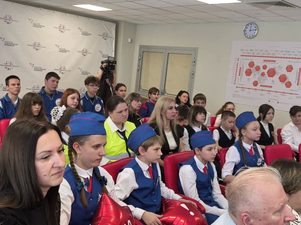 В рамках проекта «За безопасность дорожного движения», партийного проекта ЕР «Безопасные дороги» и XI Республиканской недели безопасности дорожного движения 22 мая 2026 года в Центре «Точка кипения Донецк» состоялось... В рамках проекта «За безопасность дорожного движения», партийного проекта ЕР «Безопасные дороги» и XI Республиканской недели безопасности дорожного движения 22 мая 2026 года в Центре «Точка кипения Донецк» состоялось...