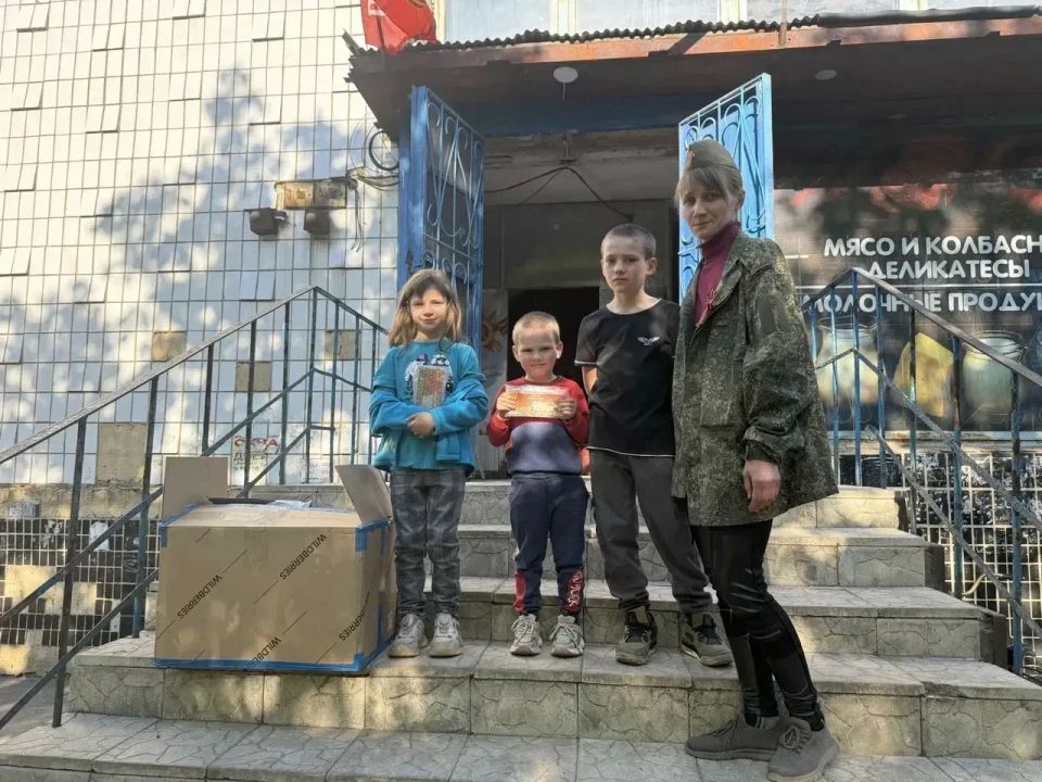 Многодетная семья из Златоустовки Волновахского округа получила гуманитарную помощь от ямальских врачей