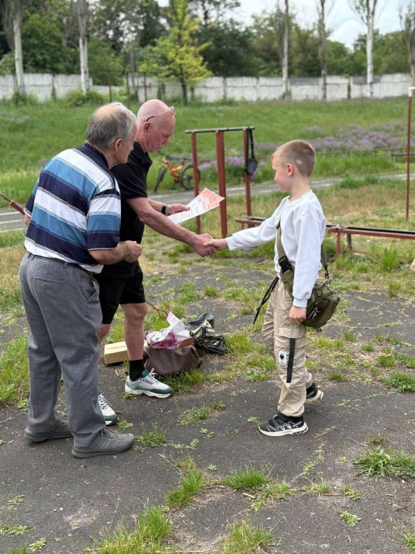 Вчера на городском стадионе в парке им. А.П. Чехова состоялось личное первенство города Харцызска по воркауту Вчера на городском стадионе в парке им. А.П. Чехова состоялось личное первенство города Харцызска по воркауту