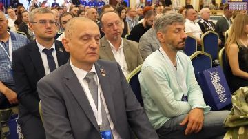 Глава ДНР Денис Пушилин открыл работу Всероссийской стратегической сессии по реализации государственной национальной политики
