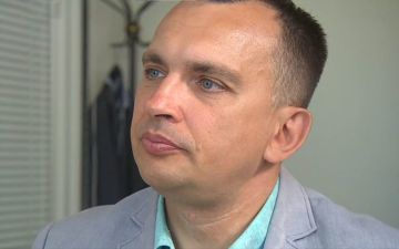 Собственная письменность цементирует самосознание и мировоззрение народа, а отказ от нее ведет к потере идентичности, пишет в своей авторской колонке журналист ИС "Вести" Дмитрий Кайстро по случаю Дня славянской письменности