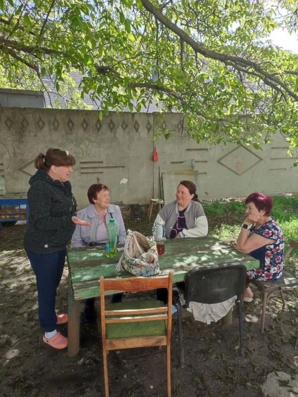 Таймураз Арсоев: В минувшие выходные, в честь Всероссийской акции «Международный день соседей – 2026», жители дома по адресу Менделеева, 25, собрались на душевную встречу