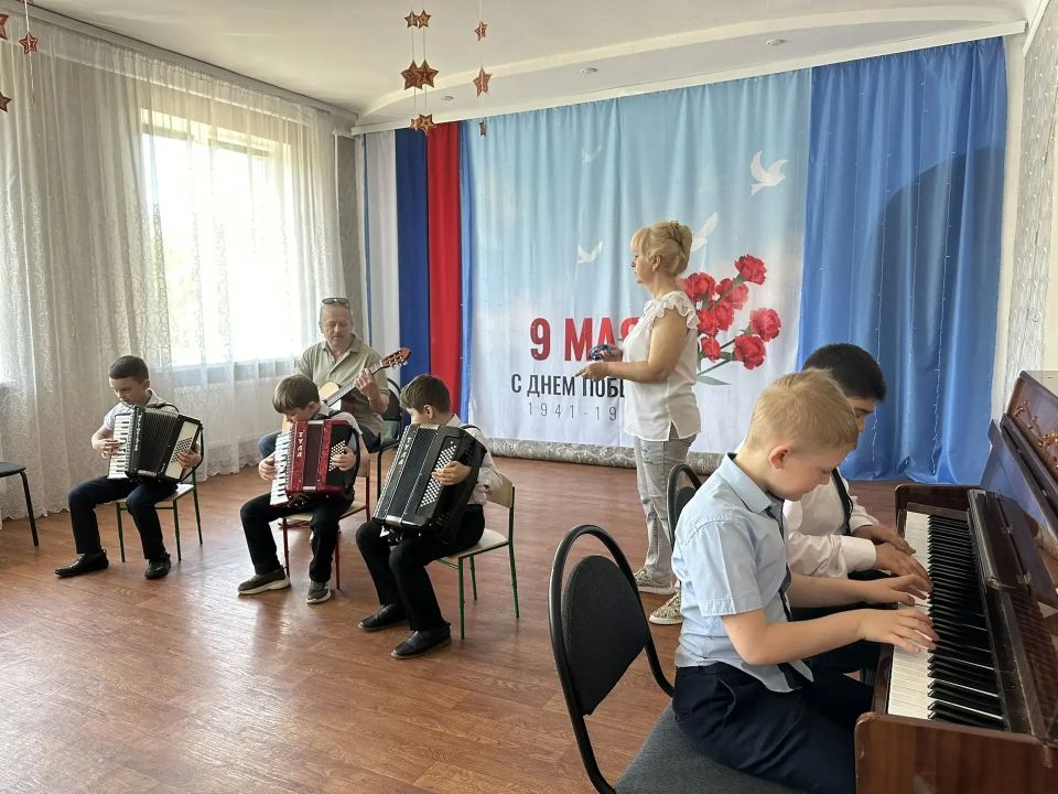 25 мая 2026 года преподаватели и обучающиеся МБУДО ДДШИ провели агитационный концерт в ГБДОУ «Детский сад № 4 «Сказка» г.о. Дебальцево 25 мая 2026 года преподаватели и обучающиеся МБУДО ДДШИ провели агитационный концерт в ГБДОУ «Детский сад № 4 «Сказка» г.о. Дебальцево