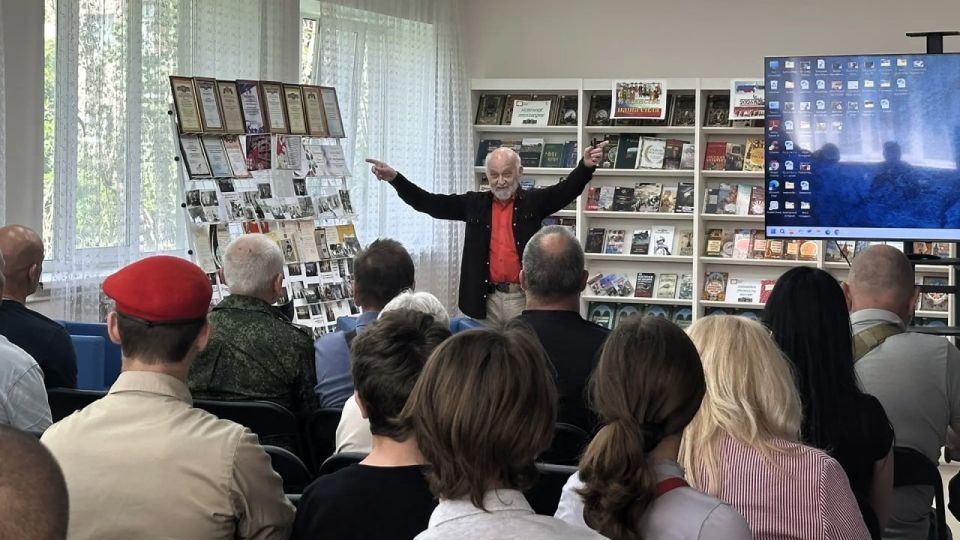 Писатель из Хабаровска встретился с ветеранами-защитниками Родины
