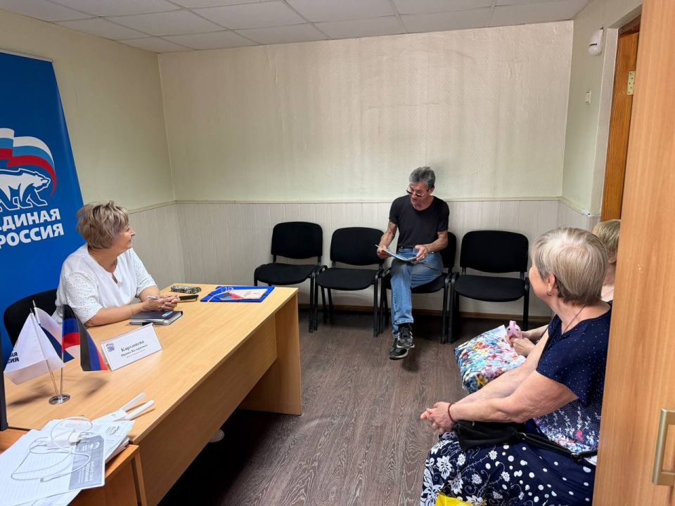 В общественной приёмной прошёл приём депутата городского совета В общественной приёмной прошёл приём депутата городского совета