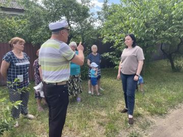 Евгений Поплавский: В субботу первый заместитель главы Администрации муниципального образования Виктория Рогожина провела встречу с жителями в пгт Горное по улице Чкалова
