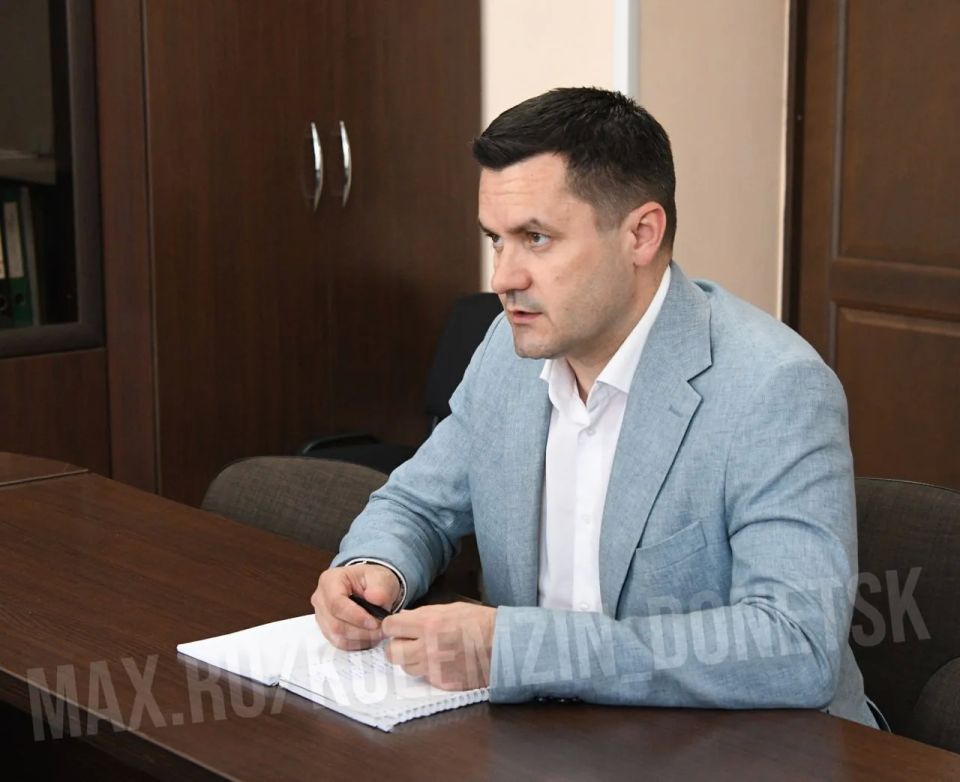 Алексей Кулемзин: Встретился с исполняющим обязанности министра экономического развития ДНР Дмитрием Красновым Алексей Кулемзин: Встретился с исполняющим обязанности министра экономического развития ДНР Дмитрием Красновым