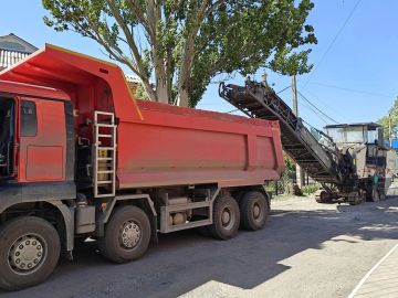 Уважаемые снежнянцы!. 25 мая в городском округе начались плановые работы по восстановлению асфальтобетонного покрытия