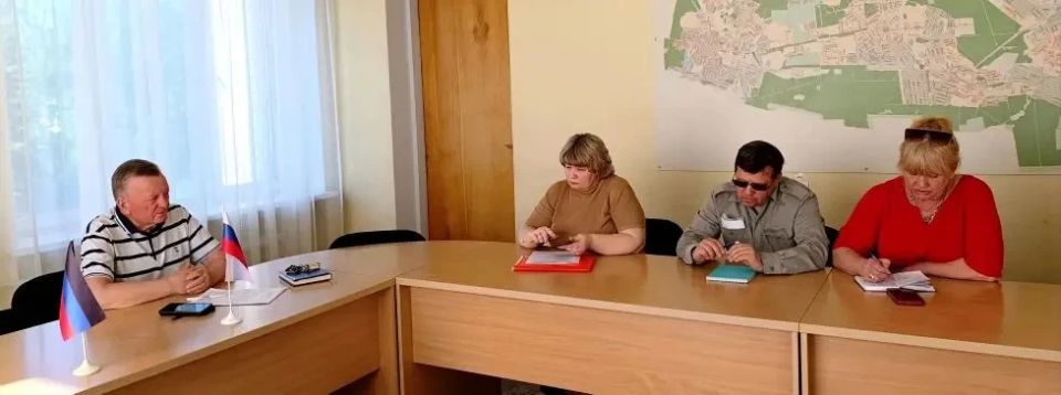 Наталья Бегуненко: Сегодня, 25 мая, заместитель руководителя Управы Петровского внутригородского района Администрации г.о. Донецк Чуб Сергей Васильевич провел рабочее совещание, в котором приняли участие сотрудники Управы... Наталья Бегуненко: Сегодня, 25 мая, заместитель руководителя Управы Петровского внутригородского района Администрации г.о. Донецк Чуб Сергей Васильевич провел рабочее совещание, в котором приняли участие сотрудники Управы...