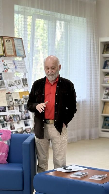 Писатель из Хабаровска встретился с ветеранами-защитниками Родины Писатель из Хабаровска встретился с ветеранами-защитниками Родины