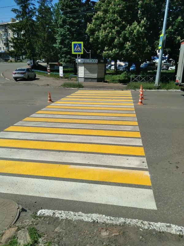В Снежном обновляют дорожную инфраструктуру В Снежном обновляют дорожную инфраструктуру