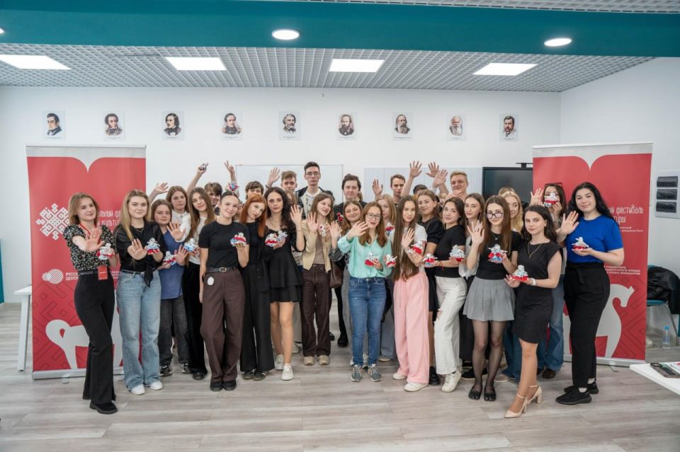 750 студентов Республики стали ближе к русскому рукоделию в рамках Фестиваля русской культуры и традиций 750 студентов Республики стали ближе к русскому рукоделию в рамках Фестиваля русской культуры и традиций