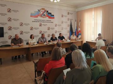 Сергей Ермаков: 25 мая провел малое аппаратное совещание с начальниками отделов и структурных подразделений