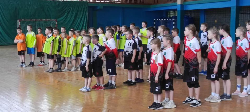 23 мая в г. Брянка ЛНР проводилось открытое первенство БДЮСШОР по гандболу среди мальчиков и девочек младшей возрастной группы 23 мая в г. Брянка ЛНР проводилось открытое первенство БДЮСШОР по гандболу среди мальчиков и девочек младшей возрастной группы