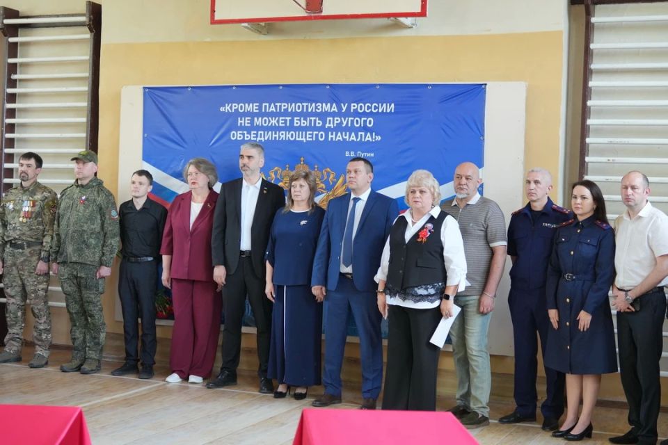 Олег Трофимов: Память в каждом классе: в кадетской школе имени Г.Т. Берегового открыли 12 Парт Героев Олег Трофимов: Память в каждом классе: в кадетской школе имени Г.Т. Берегового открыли 12 Парт Героев