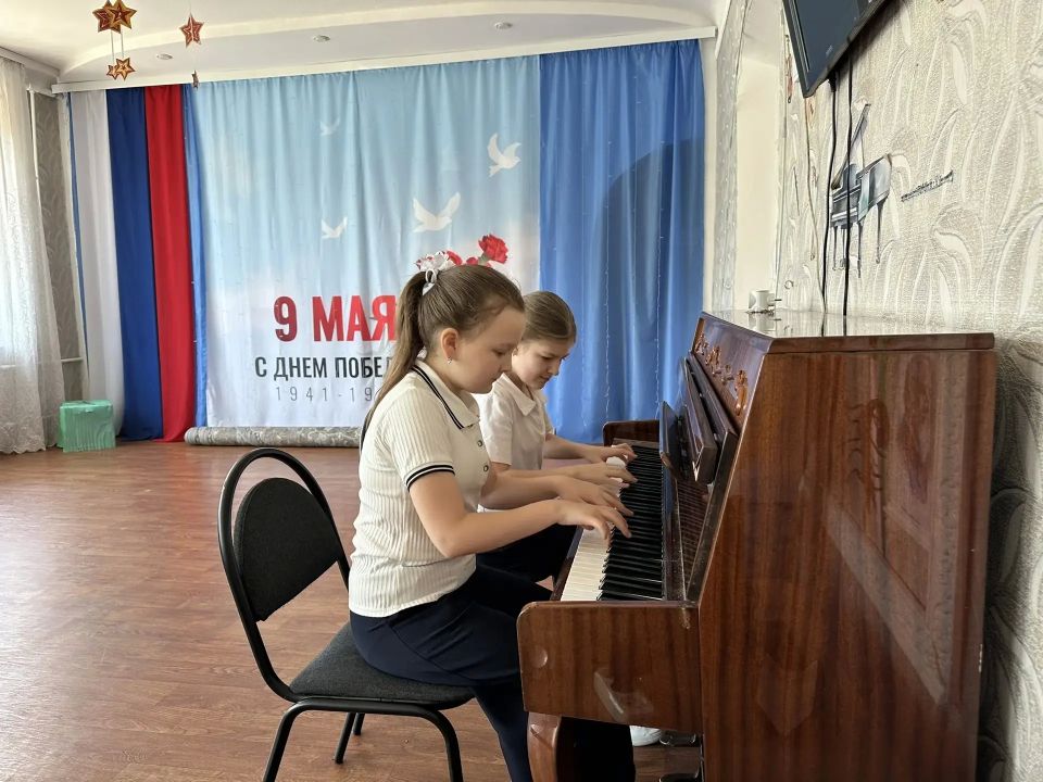 25 мая 2026 года преподаватели и обучающиеся МБУДО ДДШИ провели агитационный концерт в ГБДОУ «Детский сад № 4 «Сказка» г.о. Дебальцево 25 мая 2026 года преподаватели и обучающиеся МБУДО ДДШИ провели агитационный концерт в ГБДОУ «Детский сад № 4 «Сказка» г.о. Дебальцево