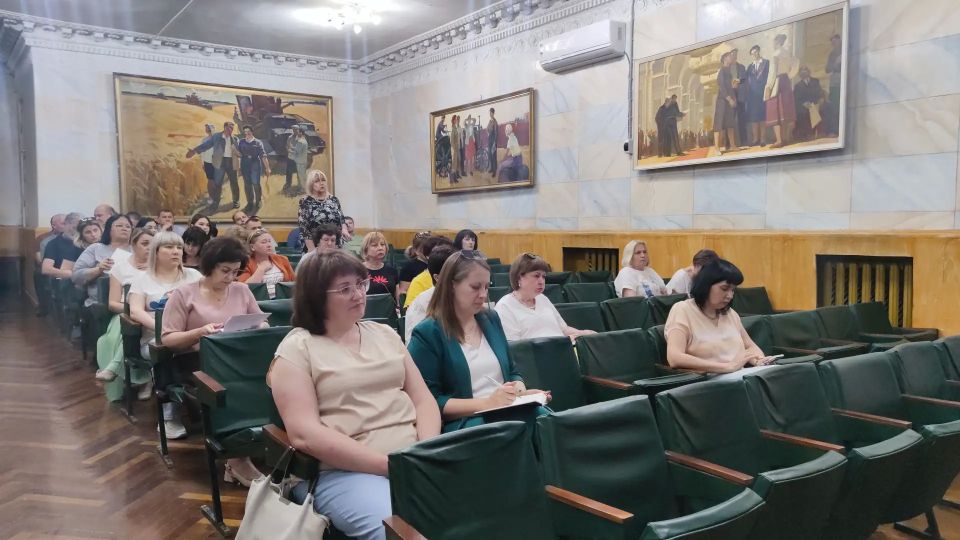 25 мая в Администрации Старобешевского муниципального округа прошло аппаратное совещание с руководителями структурных и территориальных подразделений Администрации округа, учреждений, организаций, предприятий 25 мая в Администрации Старобешевского муниципального округа прошло аппаратное совещание с руководителями структурных и территориальных подразделений Администрации округа, учреждений, организаций, предприятий