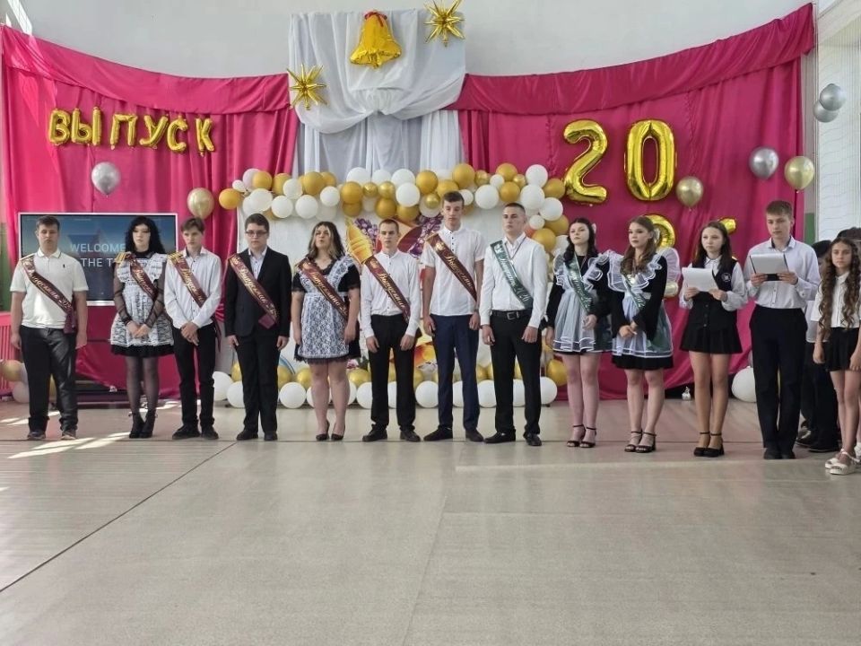 Александр Качанов: Сегодня особенный день для всех школ нашего городского округа – звучат последние звонки! Для кого-то это волнительный старт в новую, взрослую жизнь, а для кого-то – ещё один год в любимых стенах перед... Александр Качанов: Сегодня особенный день для всех школ нашего городского округа – звучат последние звонки! Для кого-то это волнительный старт в новую, взрослую жизнь, а для кого-то – ещё один год в любимых стенах перед...