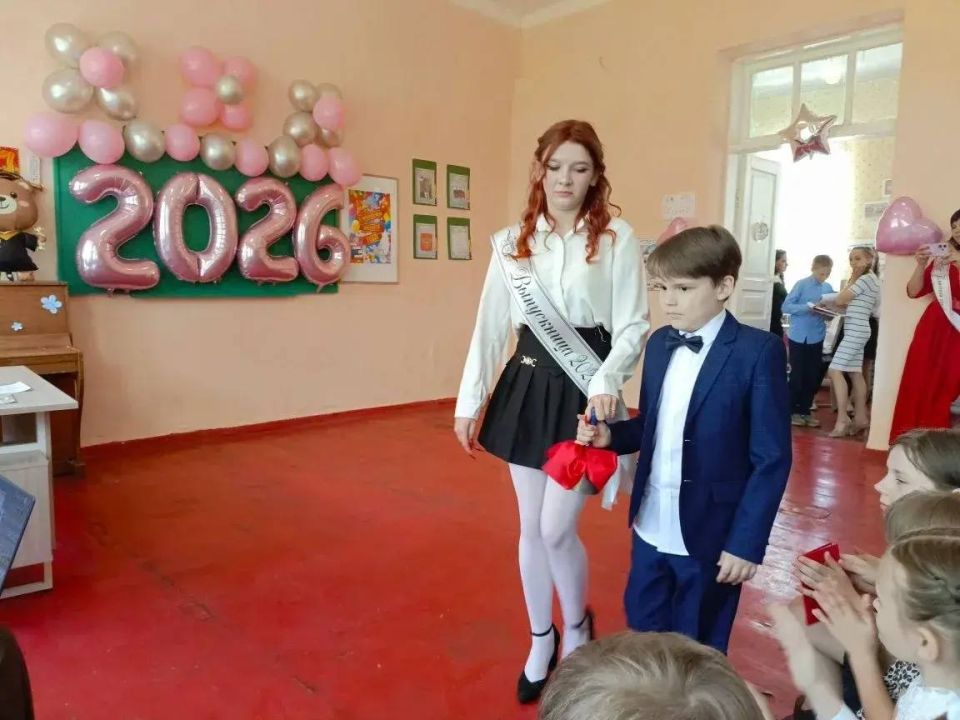 Сегодня, 26 мая, во всех школах города Моспино традиционно прозвучал Последний звонок! Сегодня, 26 мая, во всех школах города Моспино традиционно прозвучал Последний звонок!