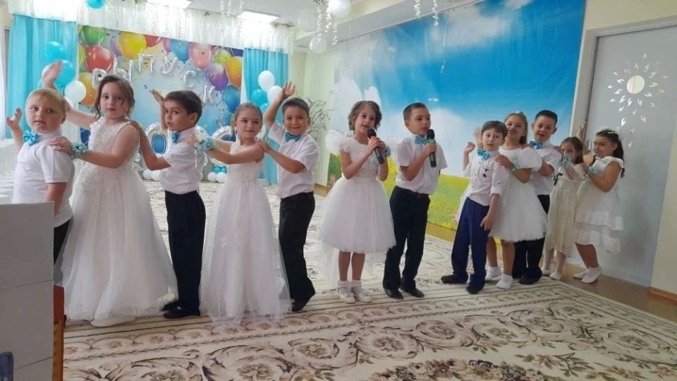 Сегодня в ГБДОУ «Мангушский детский сад "Алиса" Мангушского м.о.» прошёл незабываемый выпускной бал! Сегодня в ГБДОУ «Мангушский детский сад "Алиса" Мангушского м.о.» прошёл незабываемый выпускной бал!