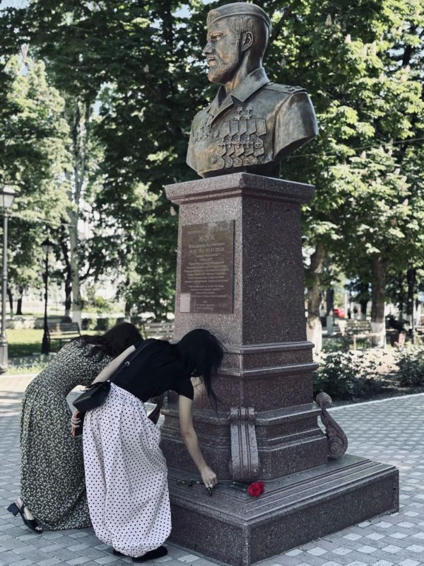 Сегодня, 26 мая, мы отдаем дань уважения Владимиру Жоге, Герою Российской Федерации и Герою Донецкой Народной Республики Сегодня, 26 мая, мы отдаем дань уважения Владимиру Жоге, Герою Российской Федерации и Герою Донецкой Народной Республики