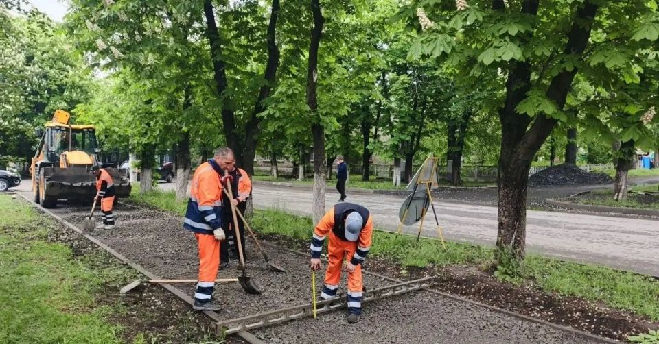 Хабаровский край завершил ремонт участка тротуара на улице Ленина в Дебальцево Хабаровский край завершил ремонт участка тротуара на улице Ленина в Дебальцево