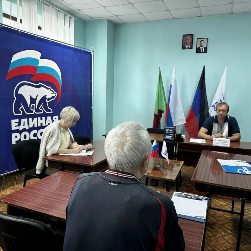 Роман Конев: 26 мая 2026 года состоялся приём граждан депутатом Горловского городского совета Донецкой Народной Республики первого созыва Эдуардом Полепкиным в местной общественной приёмной Председателя Партии «ЕДИНАЯ...