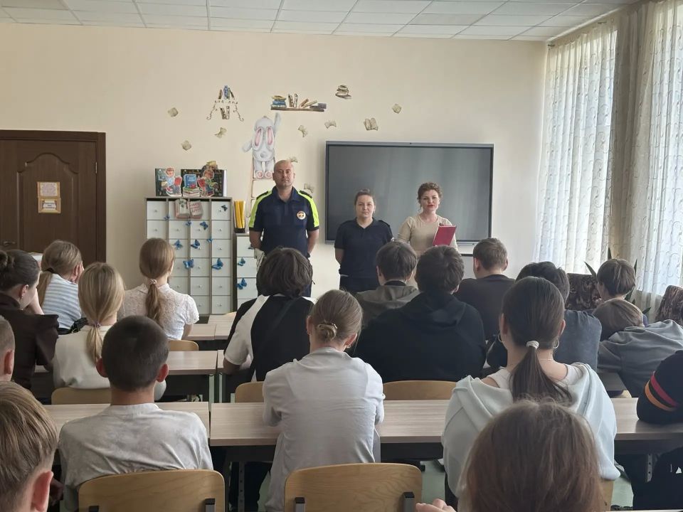 Стражи правопорядка ведут профилактическую работу в Снежном