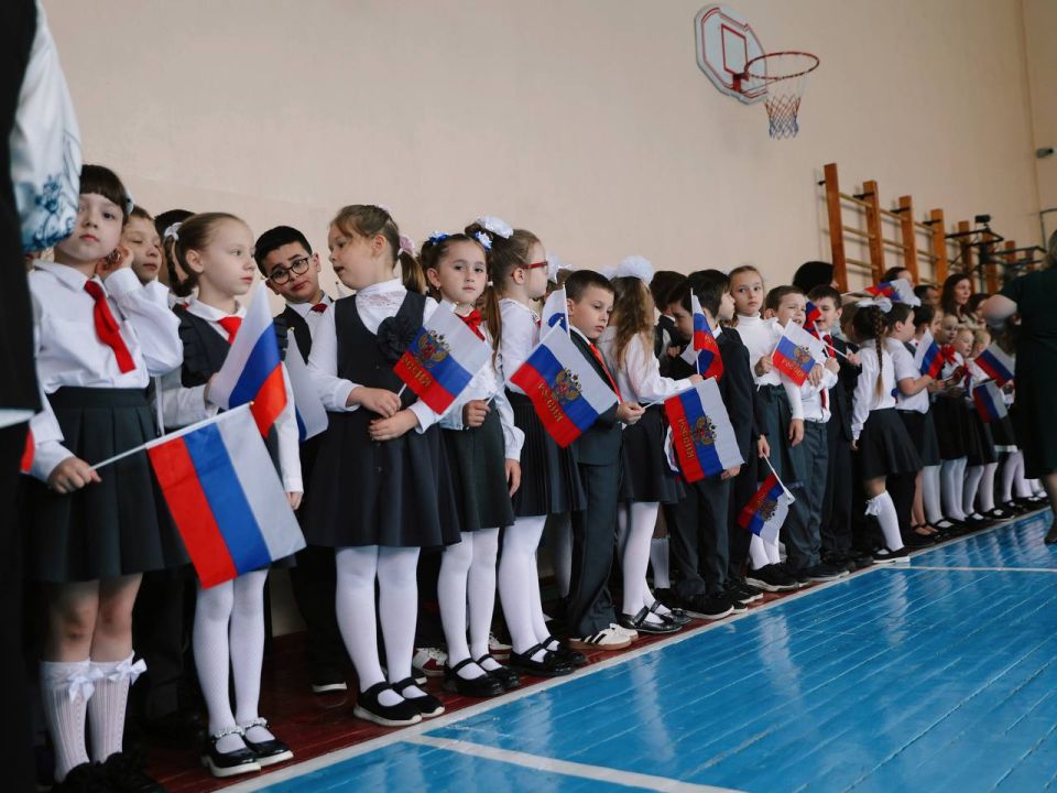 Станислав Дзасохов: Сегодня принял участие в празднике Последнего звонка в МАОУ гимназия №12 имени Г.Р. Державина Станислав Дзасохов: Сегодня принял участие в празднике Последнего звонка в МАОУ гимназия №12 имени Г.Р. Державина