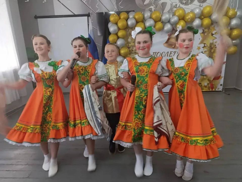Сегодня, 26 мая, во всех школах города Моспино традиционно прозвучал Последний звонок! Сегодня, 26 мая, во всех школах города Моспино традиционно прозвучал Последний звонок!