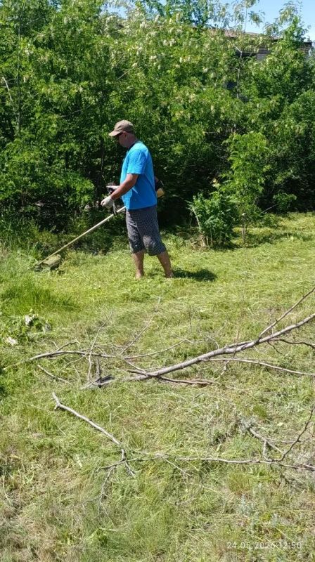 Чистота в родном селе начинается с инициативы! На днях жители села Коммуна (городской округ Дебальцево) объединились, чтобы навести порядок на своей территории Чистота в родном селе начинается с инициативы! На днях жители села Коммуна (городской округ Дебальцево) объединились, чтобы навести порядок на своей территории