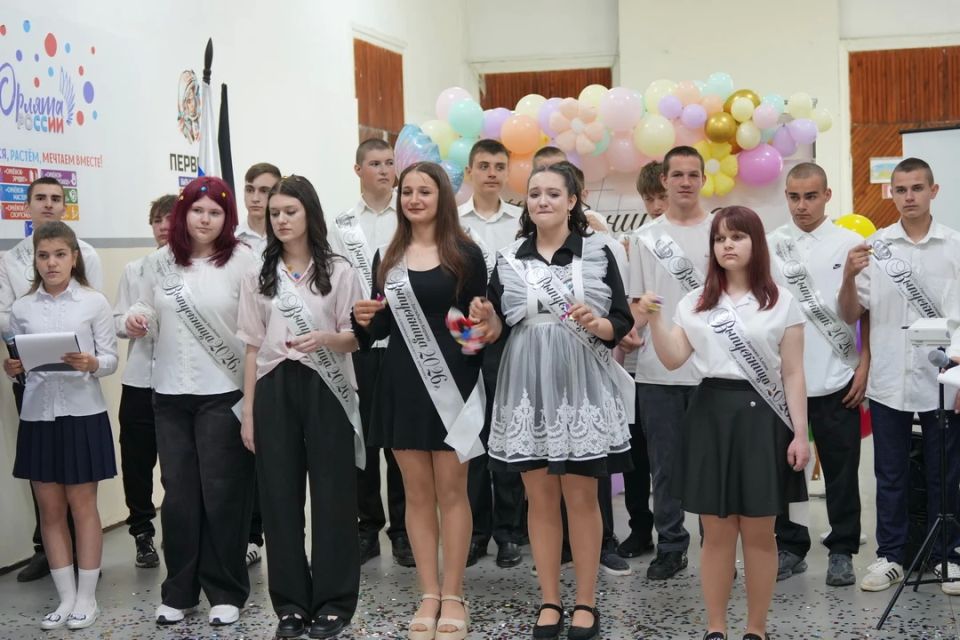 Олег Трофимов: В Республике прошли праздники последнего звонка Олег Трофимов: В Республике прошли праздники последнего звонка