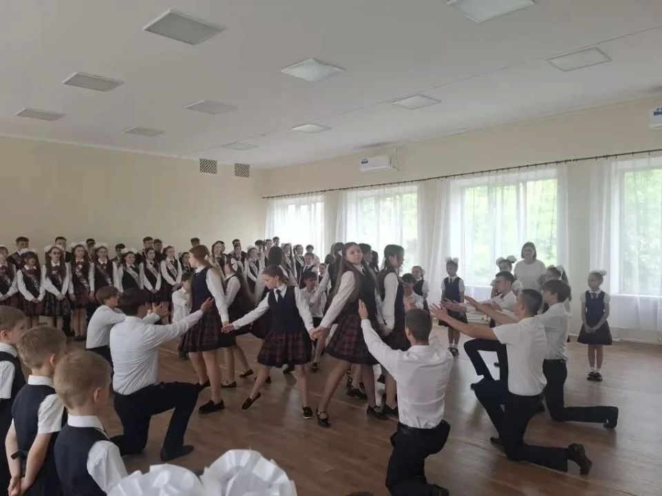 Последний звонок в школе №2 Последний звонок в школе №2